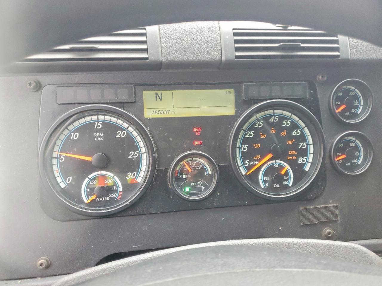 2016 Freightliner Cascadia 113