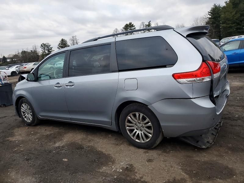 2013 Toyota Sienna xle