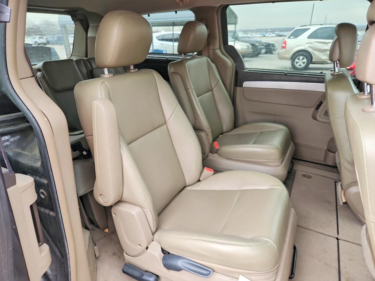 2011 Volkswagen Routan se