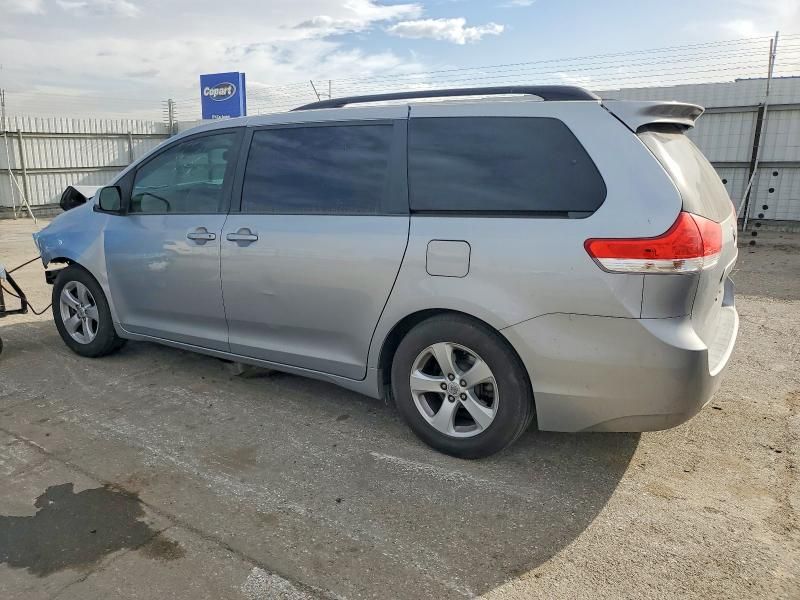2014 Toyota Sienna le