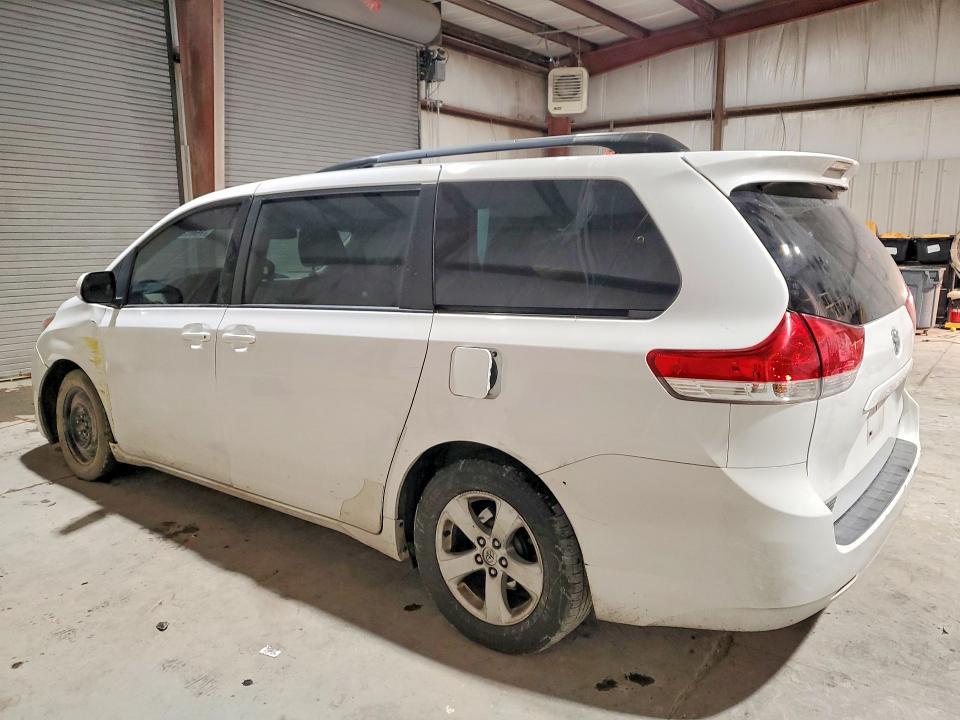 2014 Toyota Sienna le