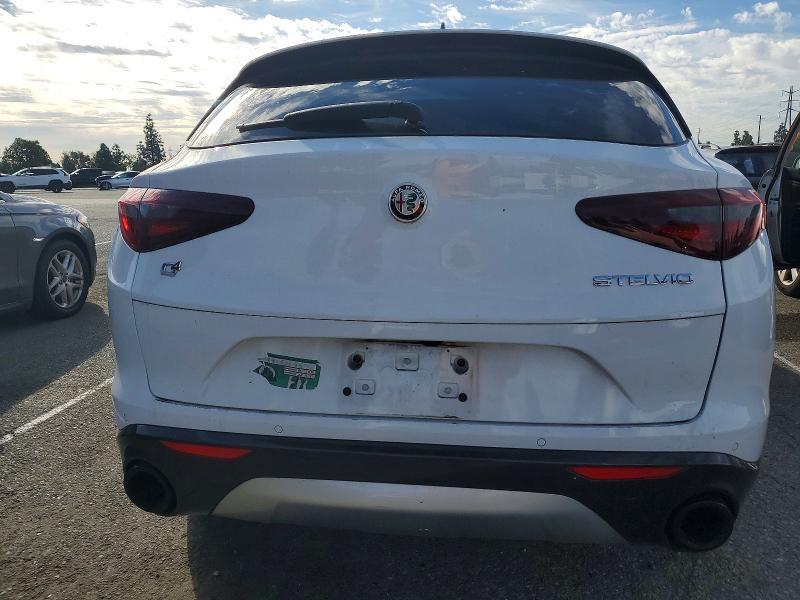 2022 Alfa Romeo Stelvio ti