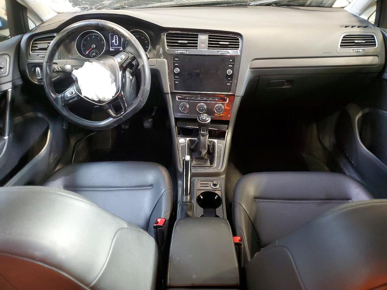 2018 Volkswagen Golf Sportwagen s