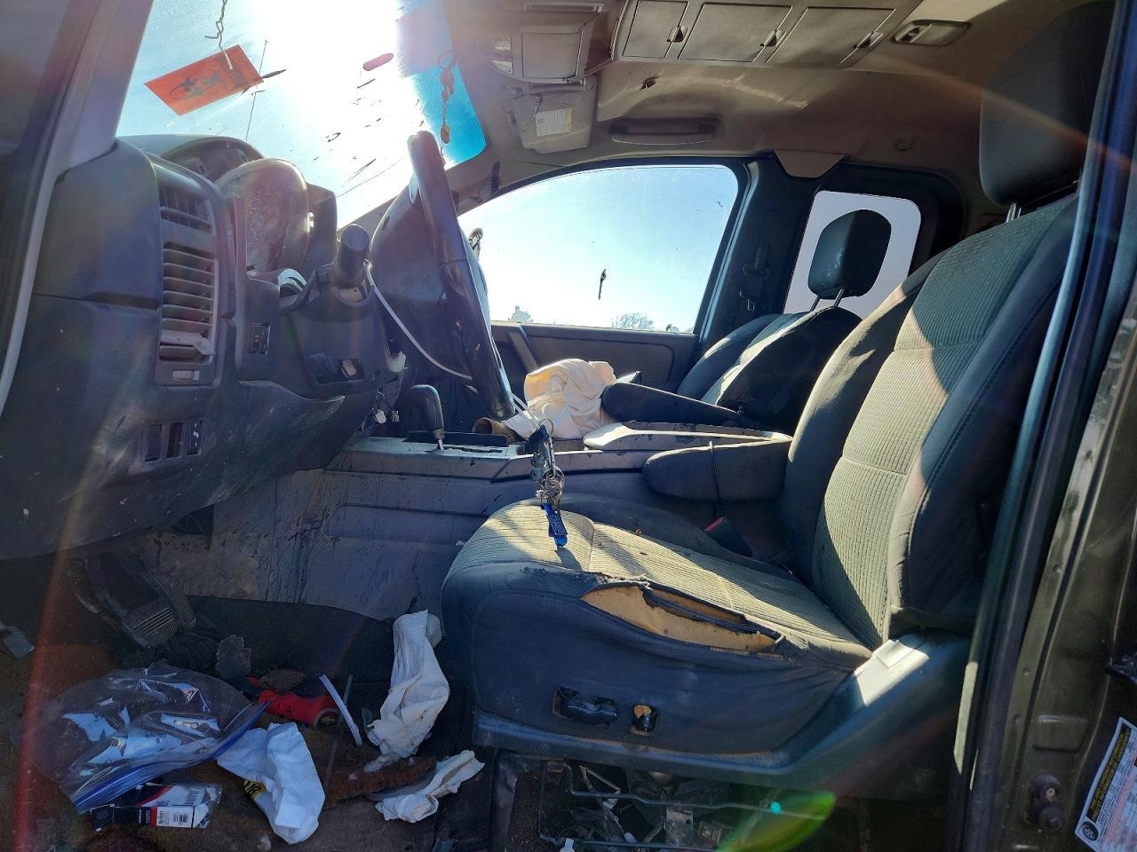 2004 Nissan Titan XE