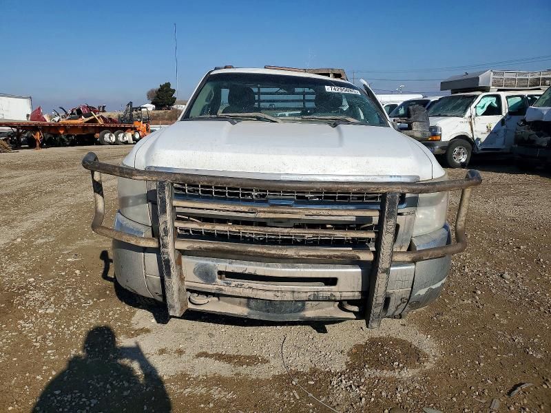 2008 Chevrolet Silverado Flatbed Truck
