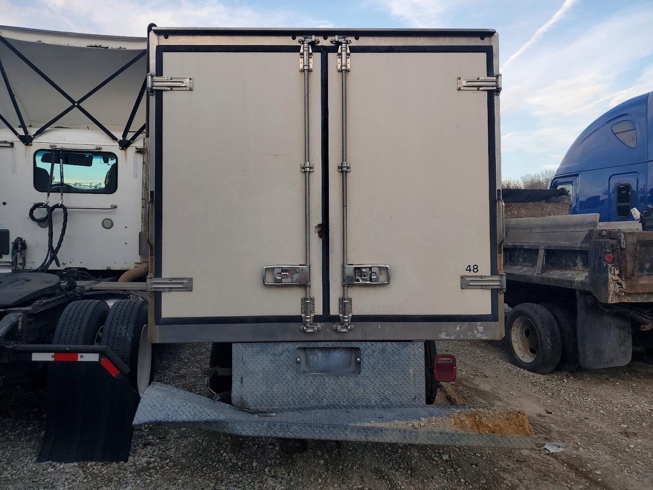 2016 Chevrolet Express Refrigerated BOX Truck
