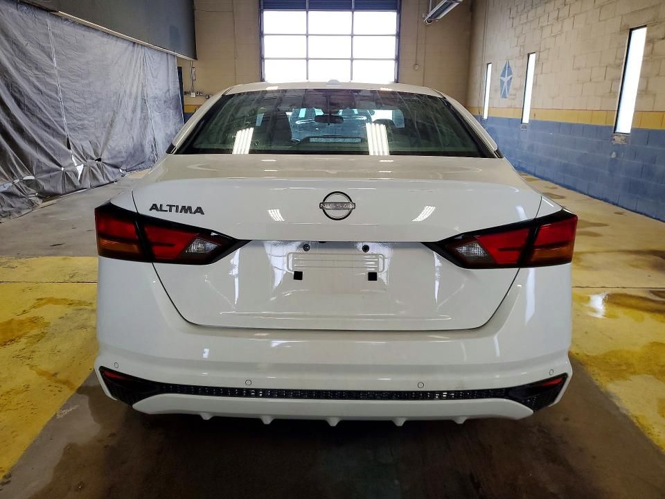 2025 Nissan Altima sv