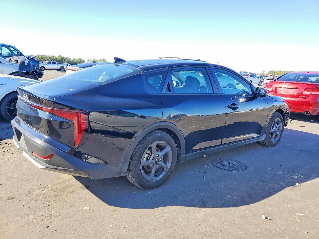 2025 KIA K4 lx