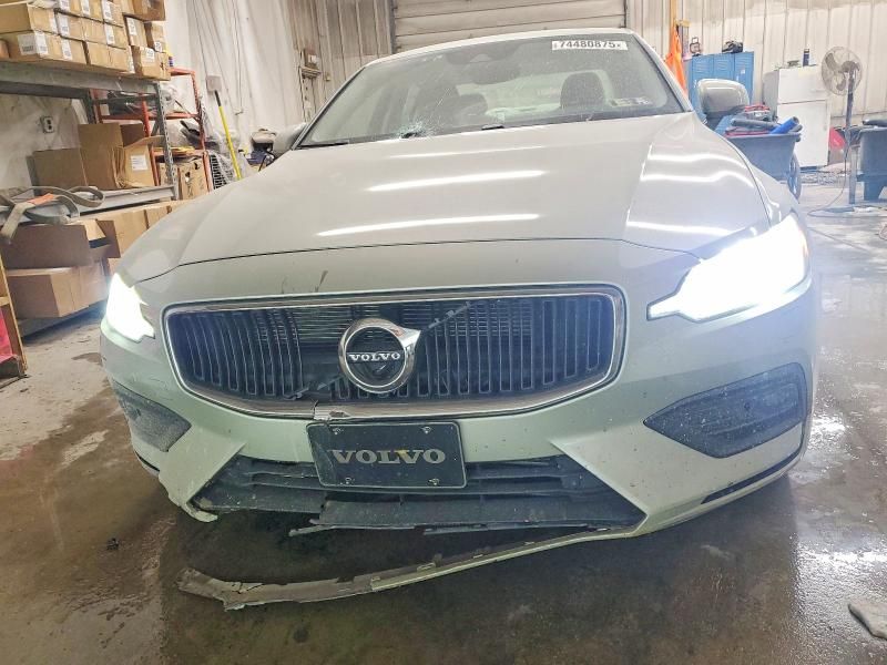 2019 Volvo S60 T6 Momentum