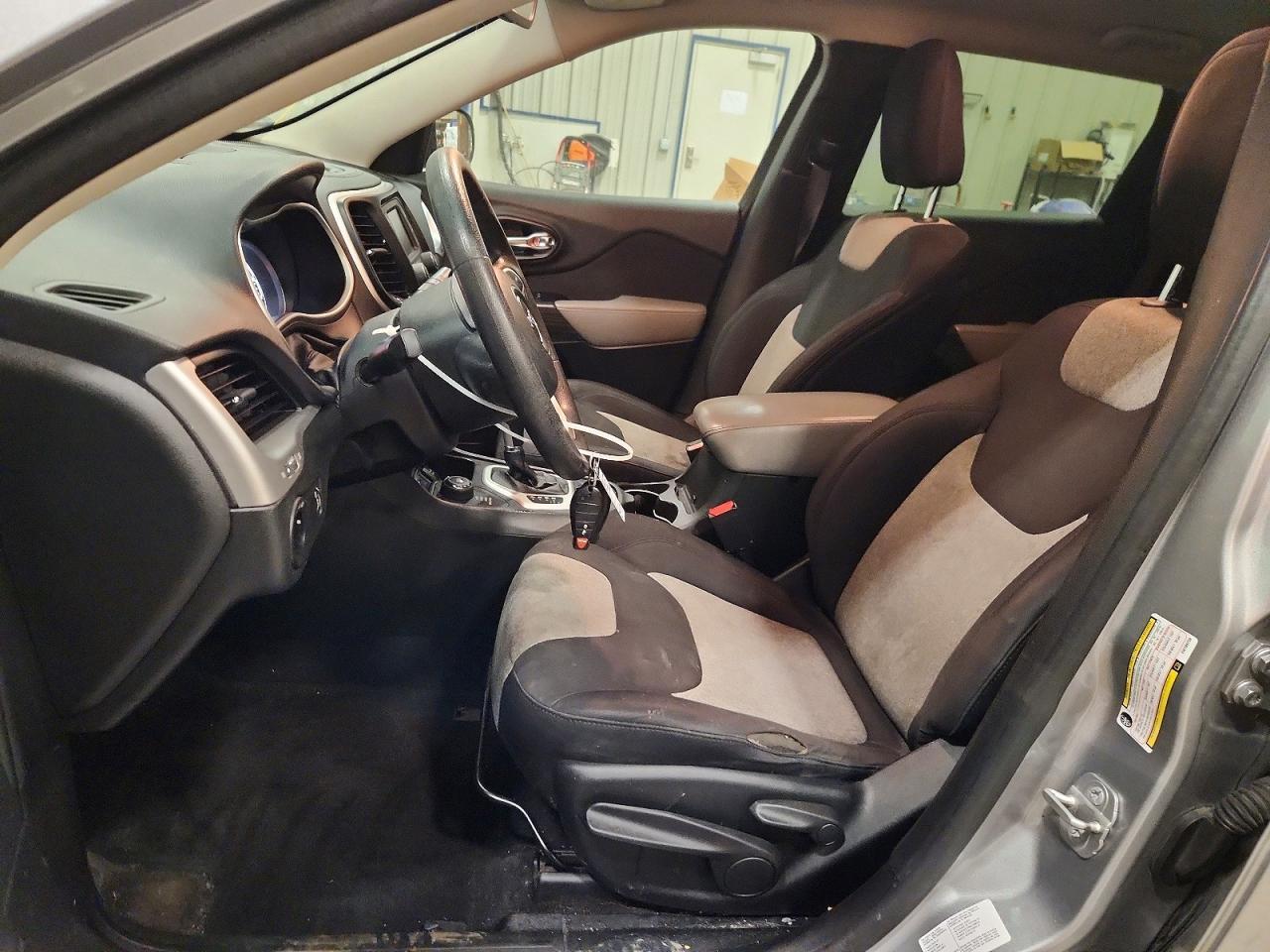 2014 Jeep Cherokee Sport