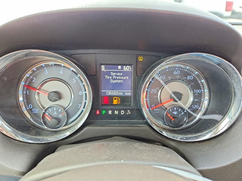 2012 Chrysler Town & Country Touring l