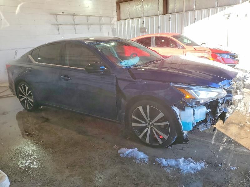 2021 Nissan Altima sr