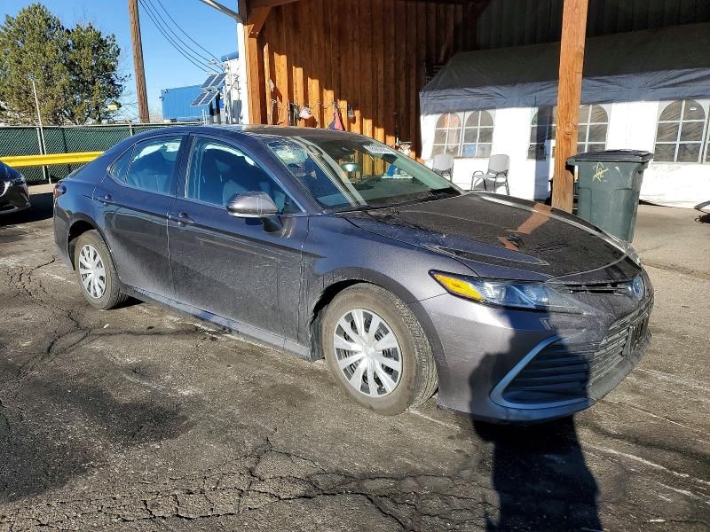 2024 Toyota Camry Hybrid le