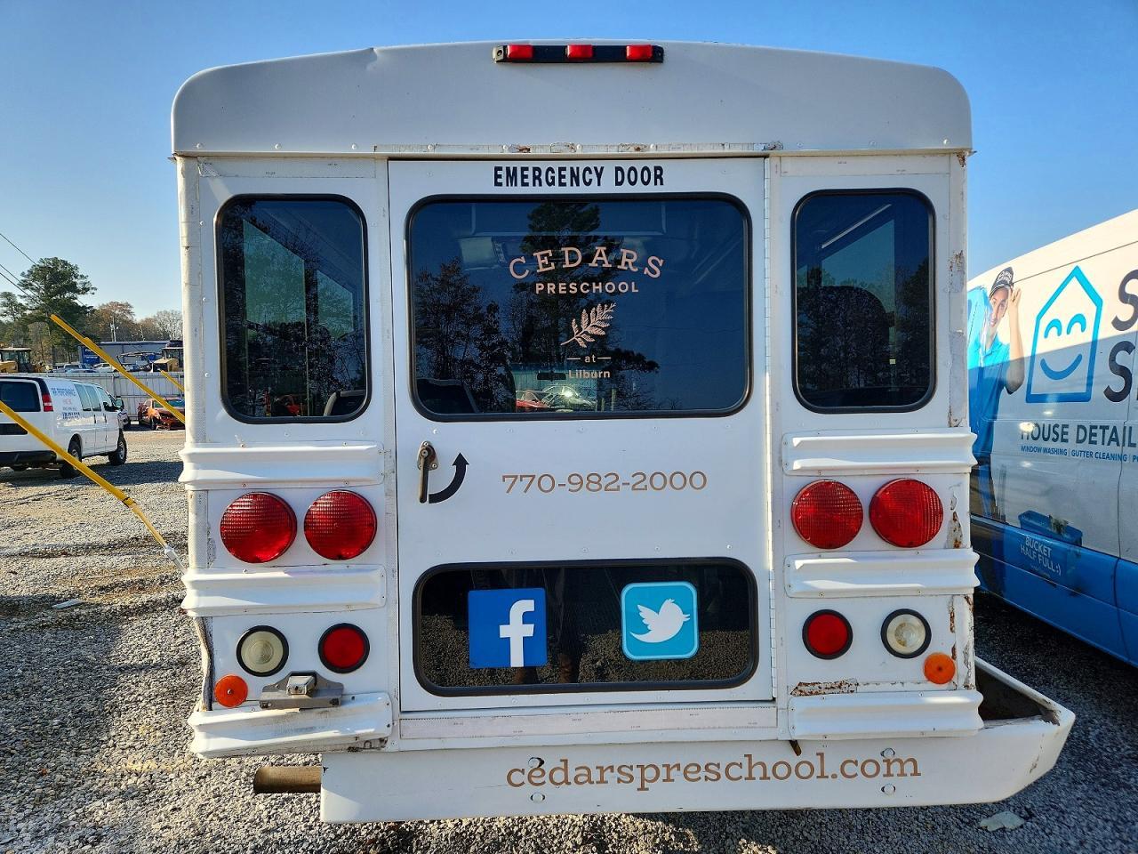2004 GMC Savana Cutaway G3500