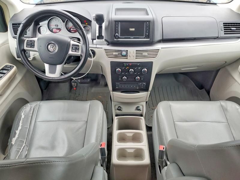 2011 Volkswagen Routan se