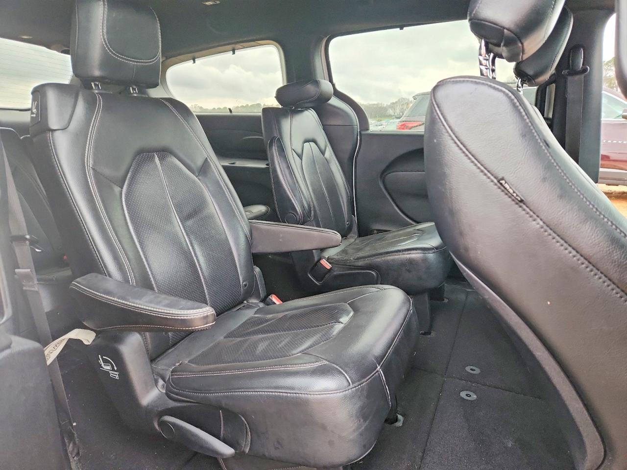 2019 Chrysler Pacifica Touring l