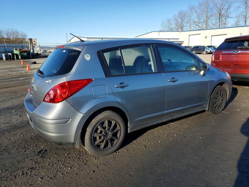 2011 Nissan Versa s
