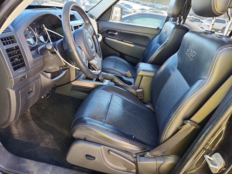 2012 Jeep Liberty jet