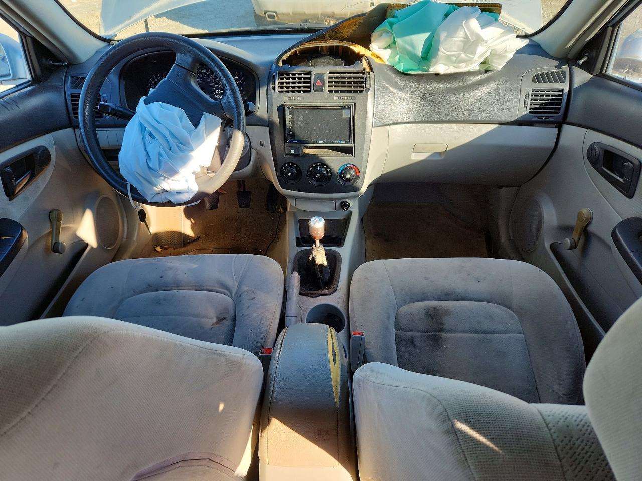2005 KIA Spectra lx