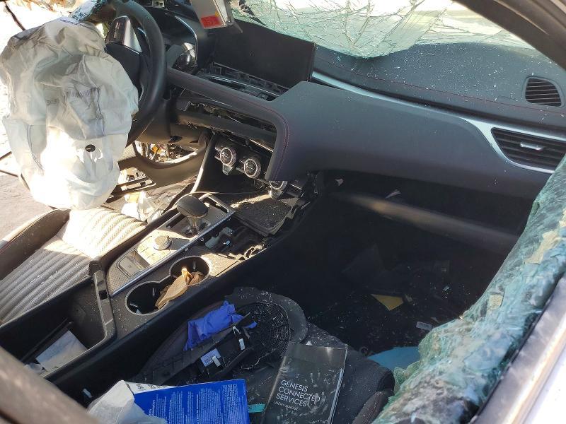 2022 Genesis G70 Base