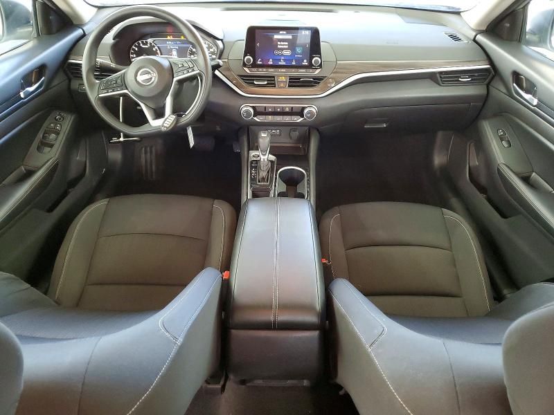 2024 Nissan Altima sv