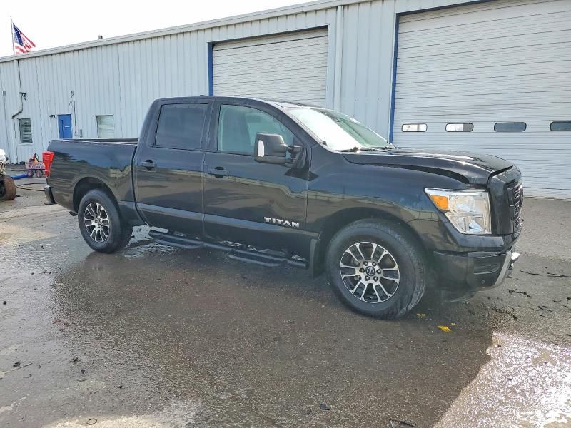 2023 Nissan Titan sv