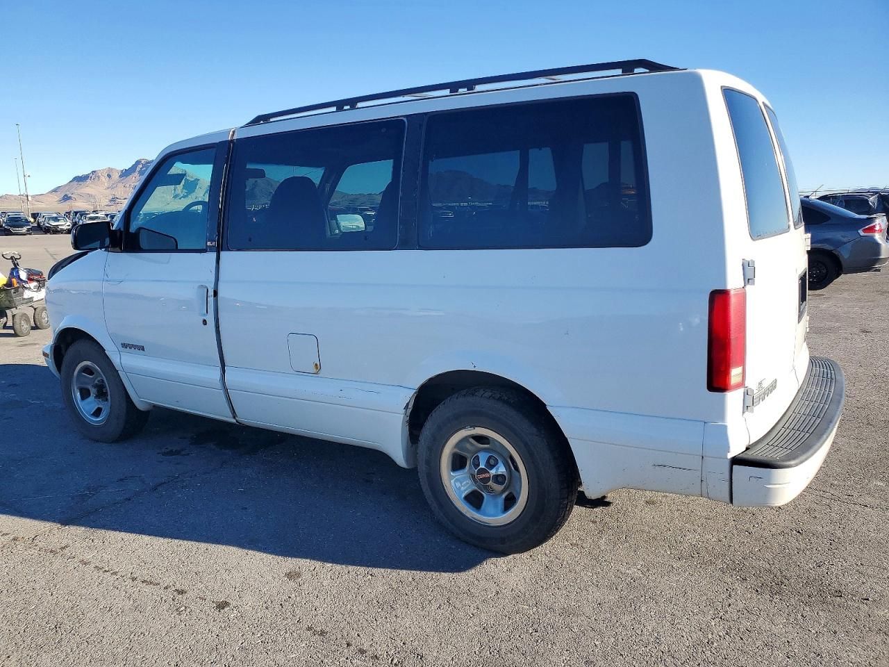 2001 GMC Safari xt