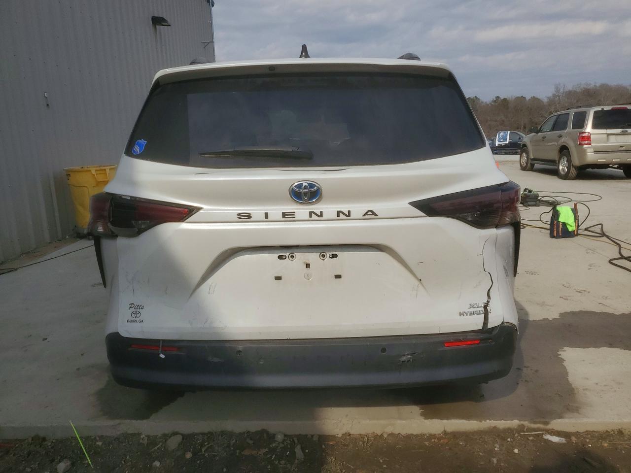 2023 Toyota Sienna xle