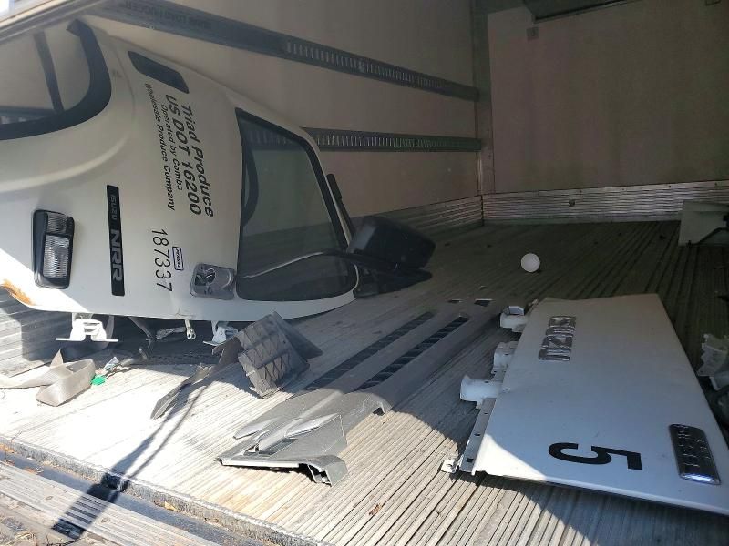 2023 Isuzu NRR Refrigerated BOX Truck