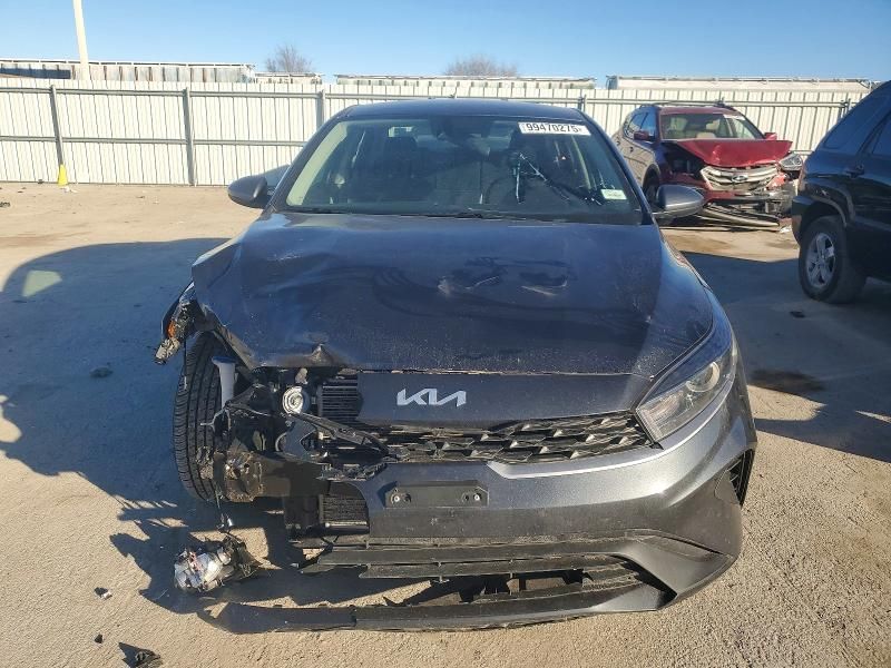 2023 KIA Forte lx