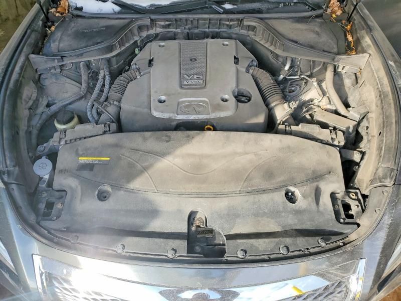 2015 Infiniti Q70 3.7