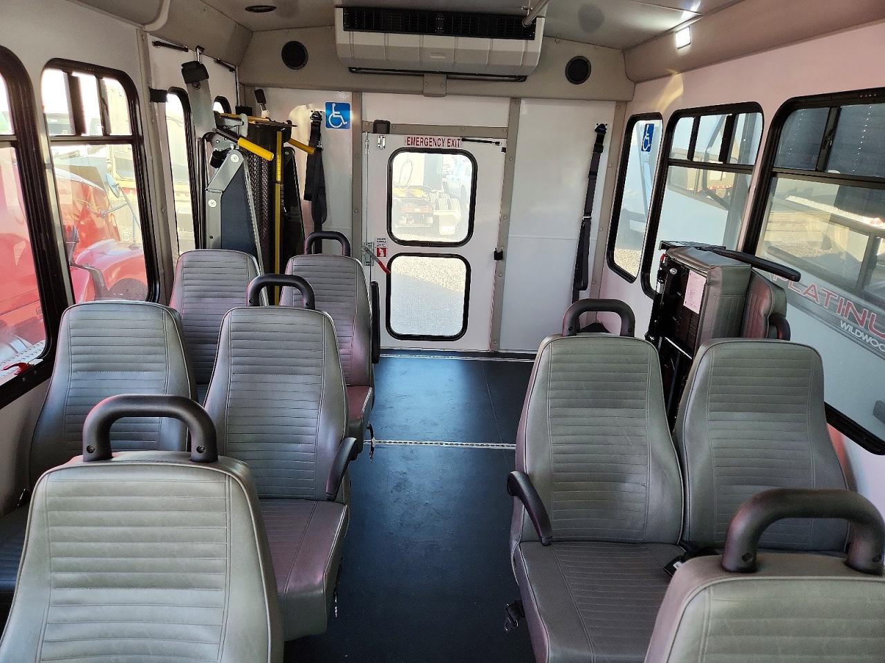 2025 Ford Econoline E450 Super Duty Cutaway Van