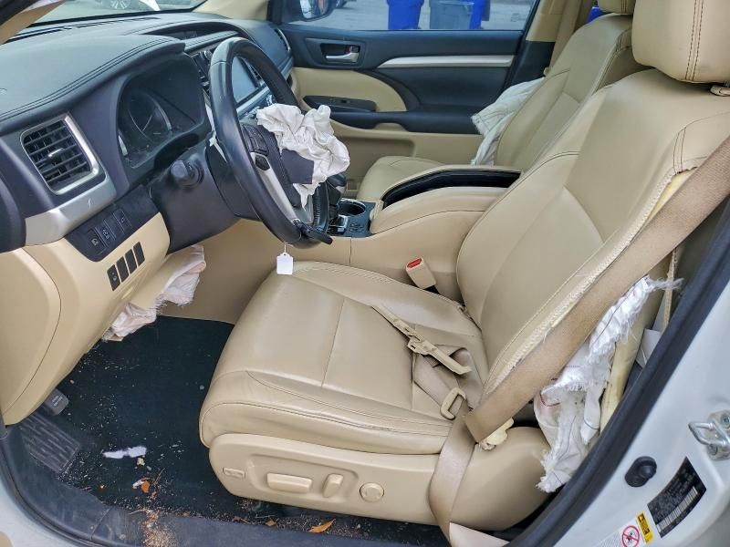 2018 Toyota Highlander se