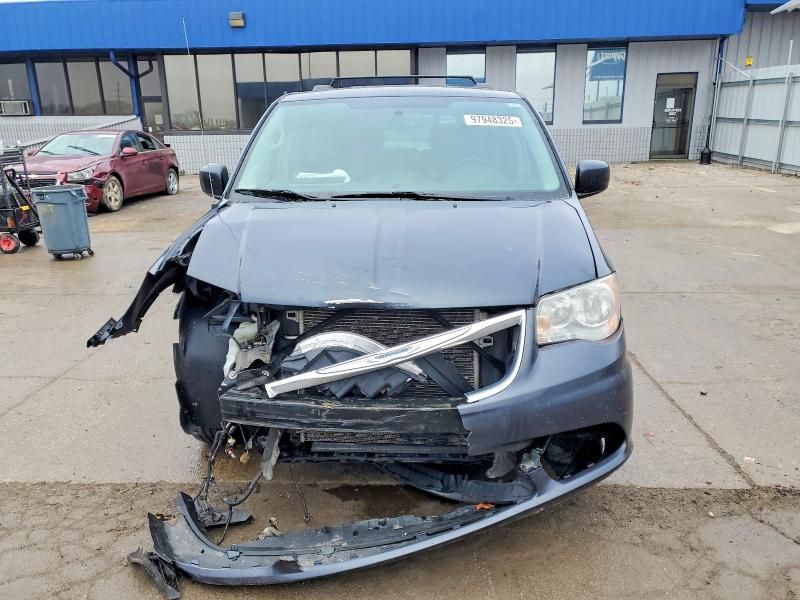 2013 Chrysler Town & Country Touring