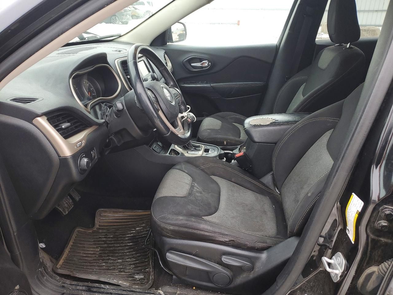 2015 Jeep Cherokee Sport