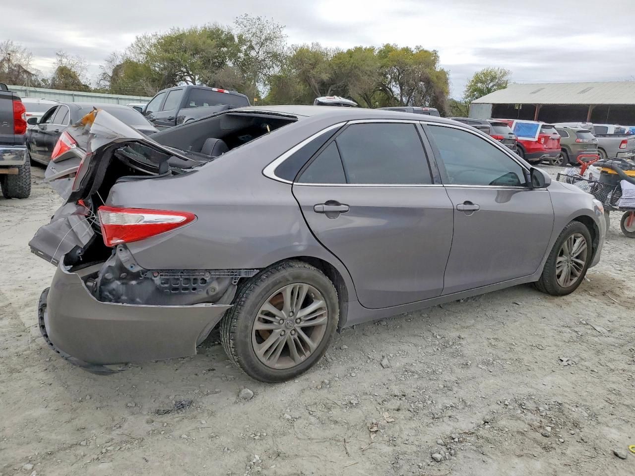 2016 Toyota Camry le