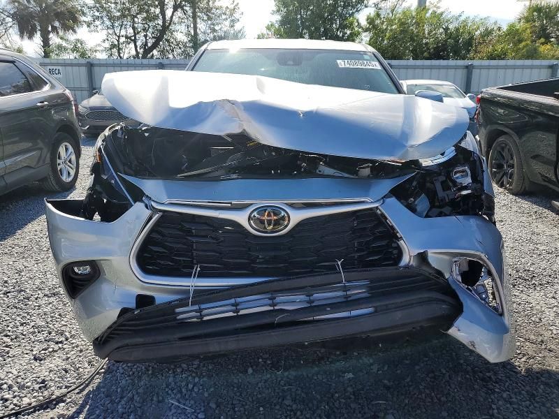 2025 Toyota Highlander le