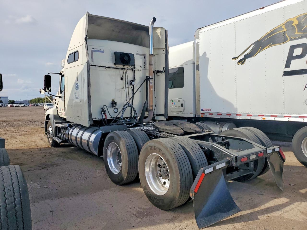 2015 Mack Cxu613 Semi Truck