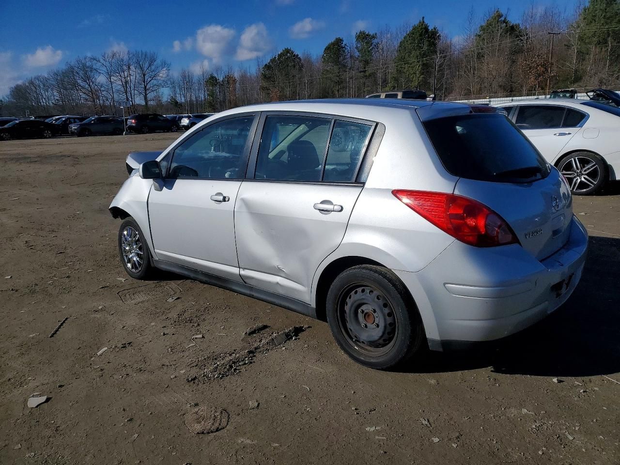 2011 Nissan Versa s