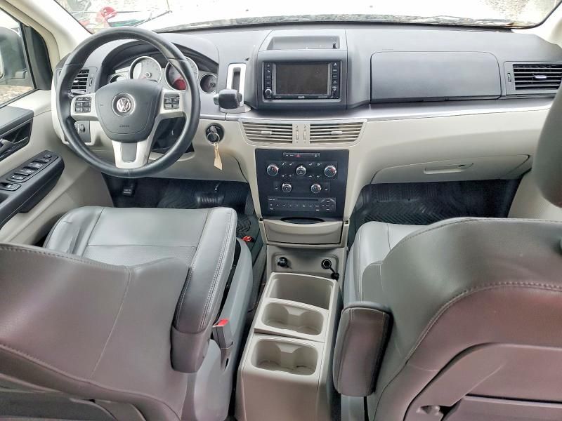 2012 Volkswagen Routan se