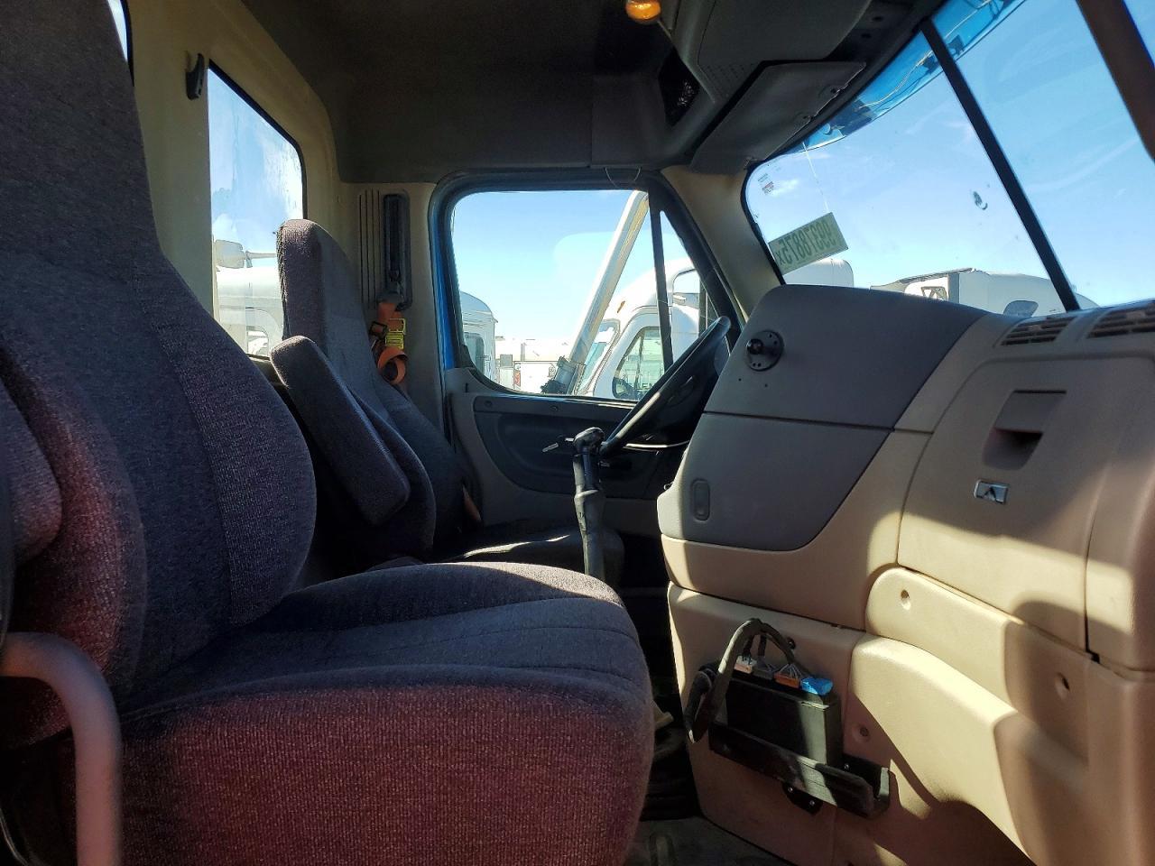2017 Freightliner Cascadia 125 Semi Truck