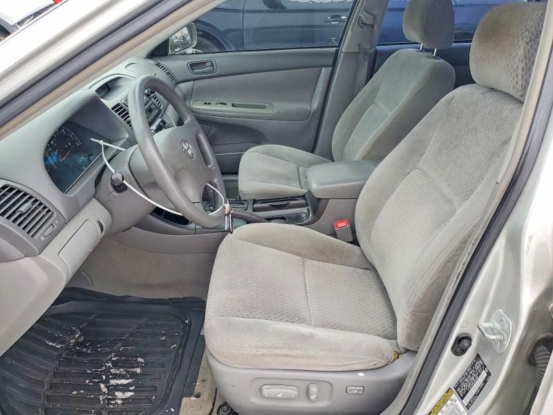 2004 Toyota Camry le