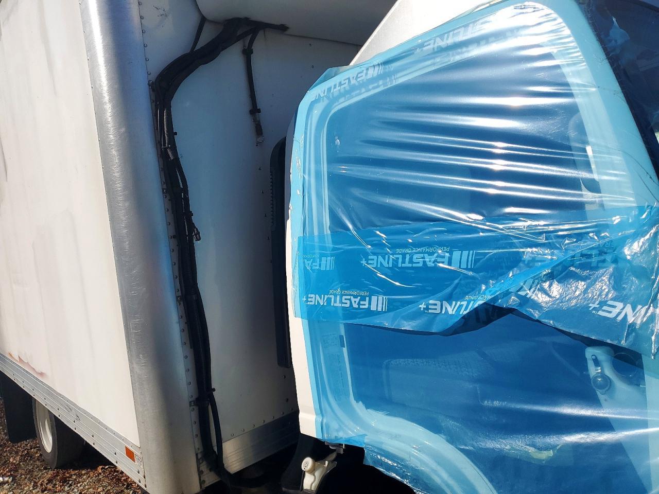 2023 Isuzu NRR Refrigerated BOX Truck