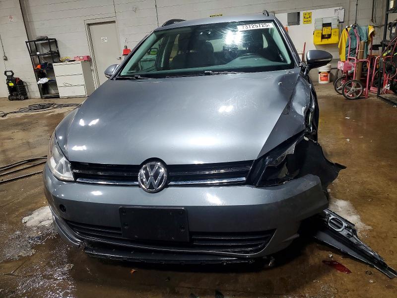 2017 Volkswagen Golf Sportwagen s