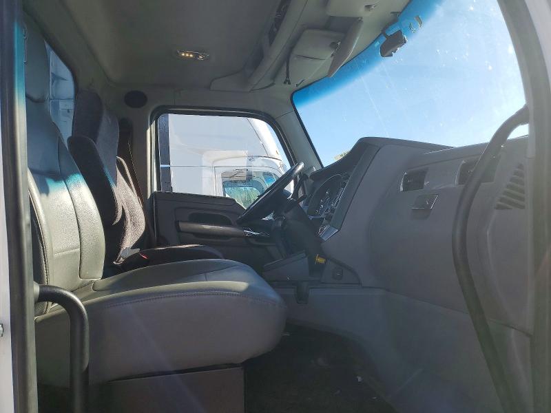 2016 Kenworth T680 Semi Truck