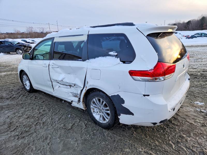 2011 Toyota Sienna xle