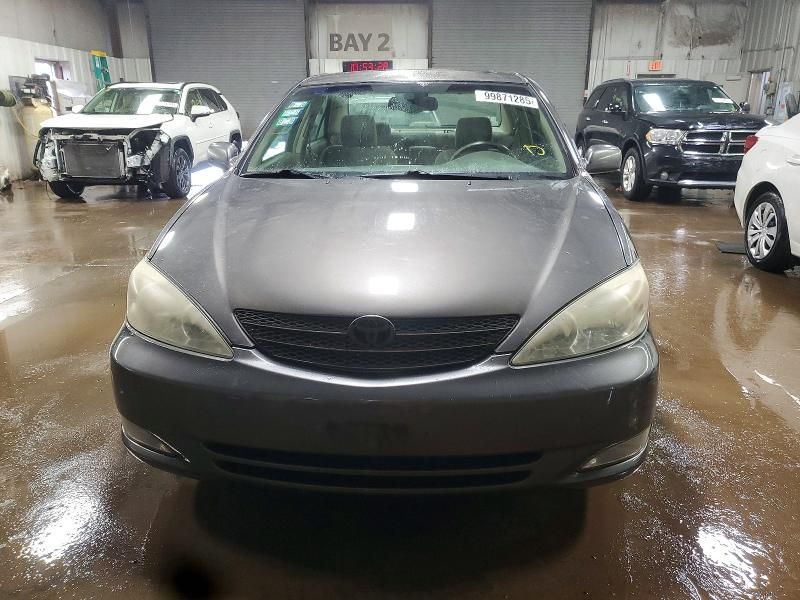 2004 Toyota Camry le