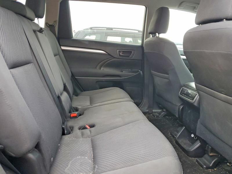 2016 Toyota Highlander le