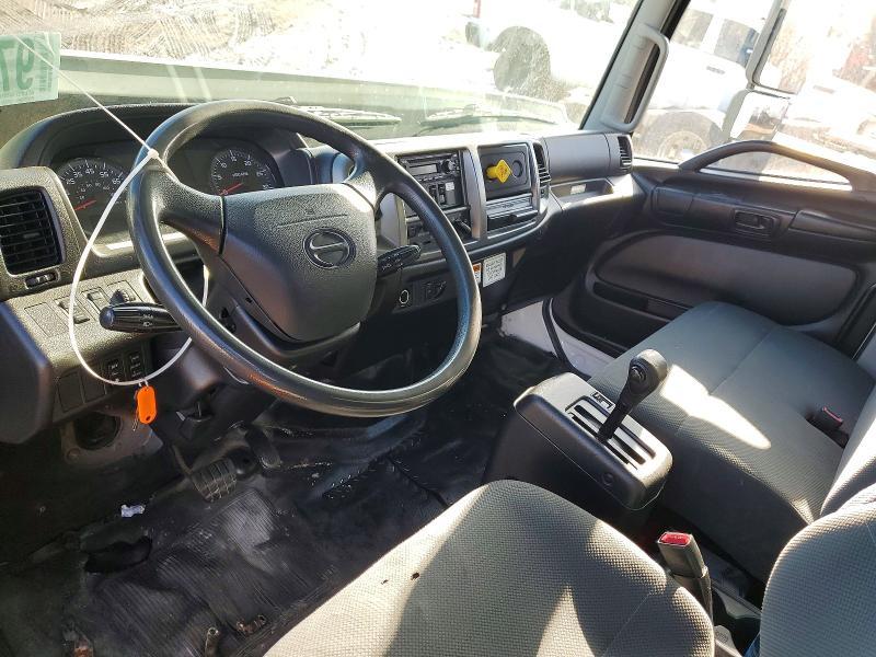 2019 Hino 268A BOX Truck