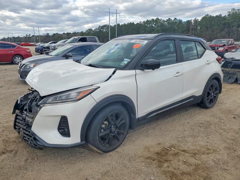 2021 Nissan Kicks sr